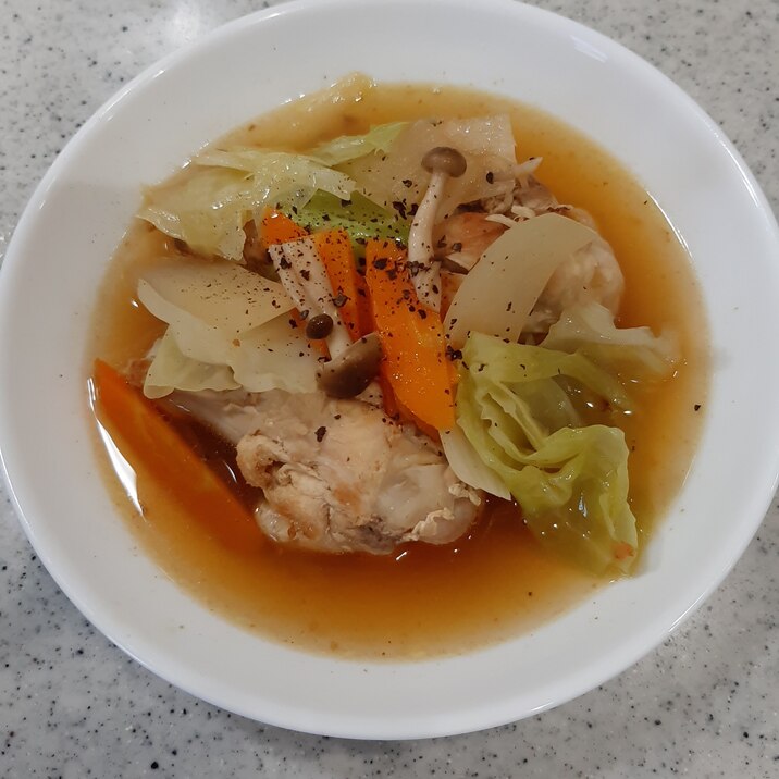 鶏手羽元と根菜のスープ